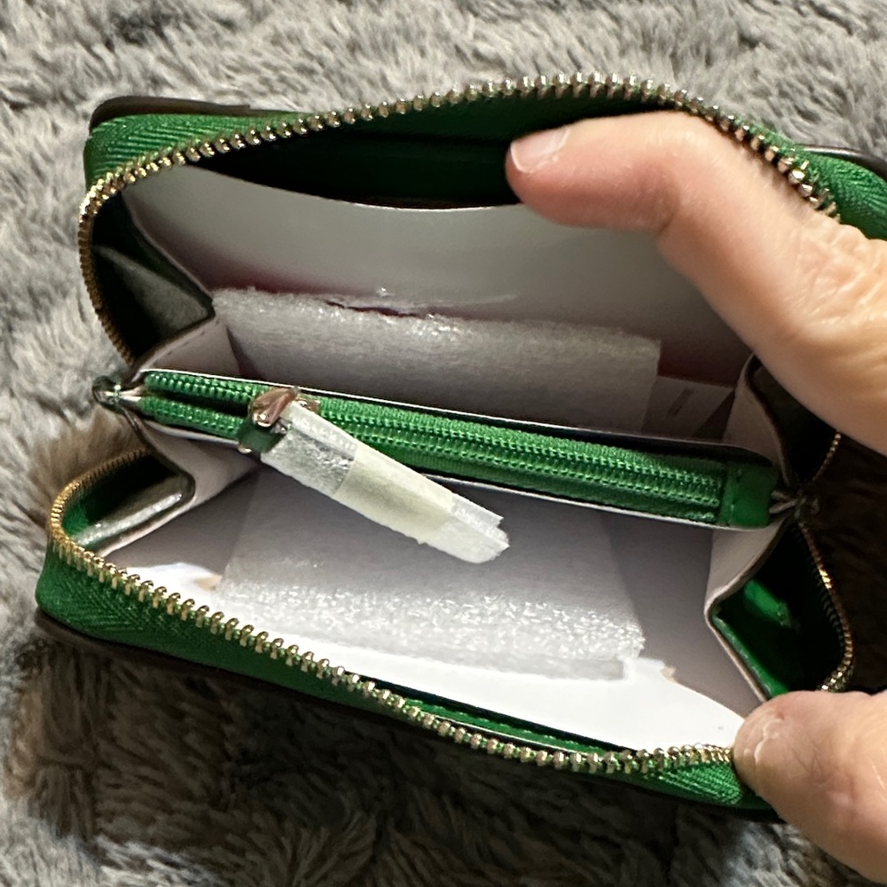 Kate Spade Green and White Wallet - Picture 3 of 7